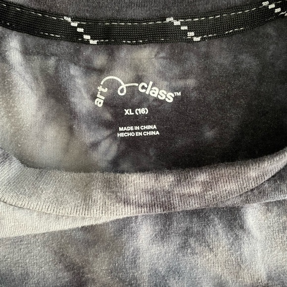 Black and grey art class tee - Picture 3 of 3